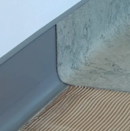 Коннелюрный односоставной плинтус Bonkeel Prof Серый (95х2700мм) в Миассе