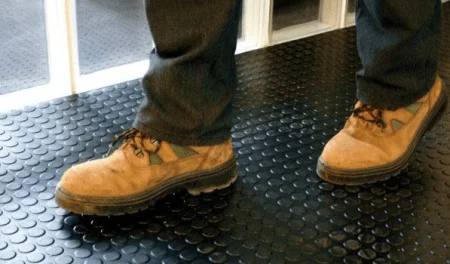 Противоскользящее резиновое покрытие Пятачки (1,0х10м) в Миассе