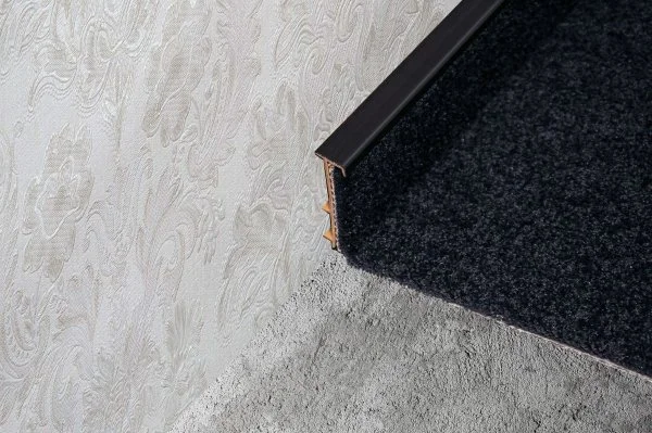 Плинтус для ковролина Korner Listwa 109 Черный 2,5м (50мм) в Миассе